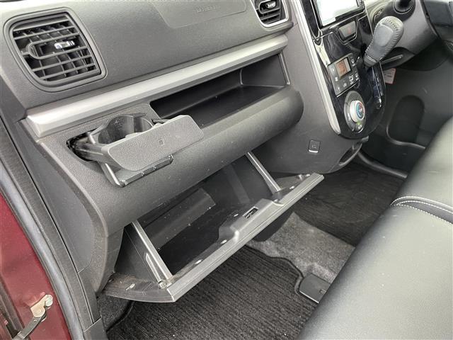 タント カスタムＲＳ　トップエディションＳＡＩＩＩ　純正ＳＤナビ（ＮＳＺＮ－Ｗ６８Ｄ）フルセグＴＶ・ＣＤ／ＤＶＤ・ＢＴ接続・バックカメラ・ドライブレコーダー・ハーフレザー・Ｄ席シートヒーター・両側パワースライドドア・スマートキーｘ２（9枚目）