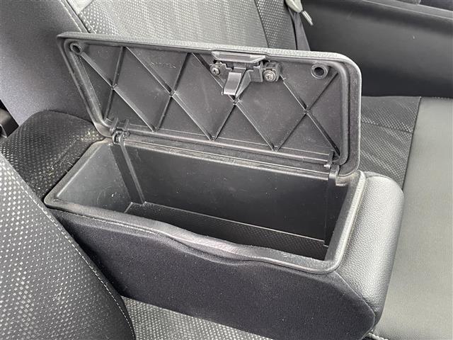 タント カスタムＲＳ　トップエディションＳＡＩＩＩ　純正ＳＤナビ（ＮＳＺＮ－Ｗ６８Ｄ）フルセグＴＶ・ＣＤ／ＤＶＤ・ＢＴ接続・バックカメラ・ドライブレコーダー・ハーフレザー・Ｄ席シートヒーター・両側パワースライドドア・スマートキーｘ２（11枚目）