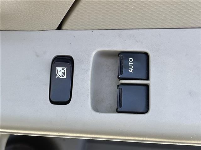 NV100クリッパーバン DX GLパッケージ 2nd発信モード・純正AM/FMラジオ・オーバーヘッドシェルフ・ETC・新車時保証書・取扱説明書(6枚目)