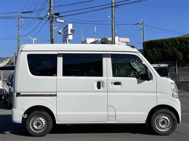 NV100クリッパーバン DX GLパッケージ 2nd発信モード・純正AM/FMラジオ・オーバーヘッドシェルフ・ETC・新車時保証書・取扱説明書(12枚目)