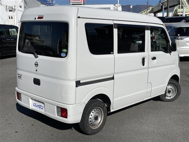 NV100クリッパーバン DX GLパッケージ 2nd発信モード・純正AM/FMラジオ・オーバーヘッドシェルフ・ETC・新車時保証書・取扱説明書(16枚目)