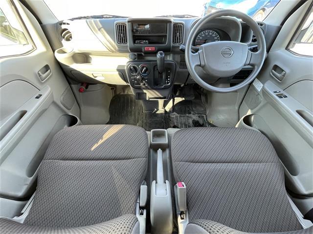 NV100クリッパーバン DX GLパッケージ 2nd発信モード・純正AM/FMラジオ・オーバーヘッドシェルフ・ETC・新車時保証書・取扱説明書(17枚目)