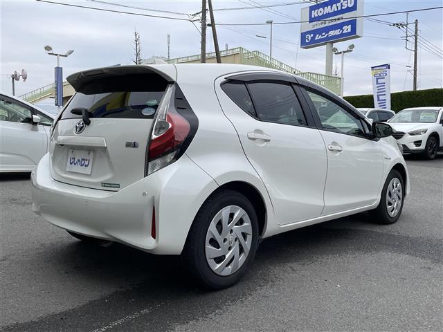 アクア Ｓ　〇ワンオーナー〇純正ＳＤナビ（ＮＳＺＴ－Ｗ６６Ｔ）・ＢＴ接続・ＣＤ／ＤＶＤ・フルセグＴＶ〇ＥＴＣ〇バックカメラ〇レーンキープアシスト〇純正フロアマット（5枚目）