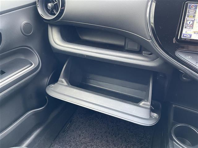 アクア Ｓ　〇ワンオーナー〇純正ＳＤナビ（ＮＳＺＴ－Ｗ６６Ｔ）・ＢＴ接続・ＣＤ／ＤＶＤ・フルセグＴＶ〇ＥＴＣ〇バックカメラ〇レーンキープアシスト〇純正フロアマット（32枚目）