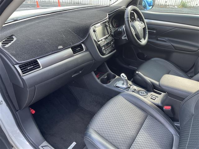 アウトランダーＰＨＥＶ Ｇナビパッケージ（31枚目）