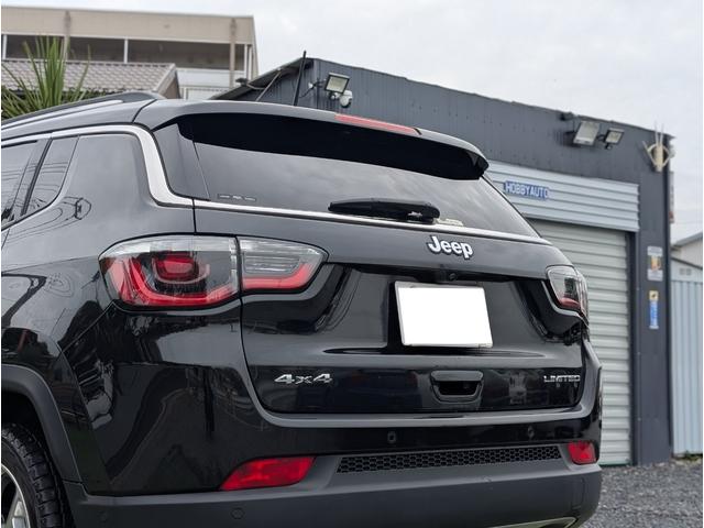 ジープ・コンパス リミテッド 4WD/レザーシート/レーダークルーズコントロール/Beatsサウンド/パーキングアシスト/ブラインドスポット/純正ナビゲーション/バックカメラ/Bluetooth/地デジTV/ドライブレコーダー(4枚目)