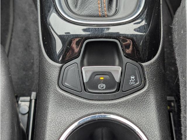 ジープ・コンパス リミテッド 4WD/レザーシート/レーダークルーズコントロール/Beatsサウンド/パーキングアシスト/ブラインドスポット/純正ナビゲーション/バックカメラ/Bluetooth/地デジTV/ドライブレコーダー(31枚目)