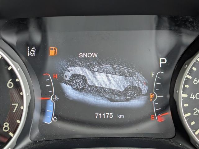 ジープ・コンパス リミテッド 4WD/レザーシート/レーダークルーズコントロール/Beatsサウンド/パーキングアシスト/ブラインドスポット/純正ナビゲーション/バックカメラ/Bluetooth/地デジTV/ドライブレコーダー(52枚目)