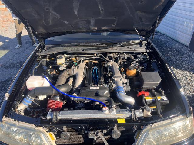 マークII ツアラーＶ　ブラックオールペン／純正５速ＭＴ／ハイフロータービン／Ｋ＆Ｎエアクリ／ＢＬＩＴＺラジエター／前置インタークーラ／ＡＰＥＸｉＦＣコマンダー・ブーストコントロールバルブ／車高調／ＲＡＹＳアルミ／外マフラー（4枚目）