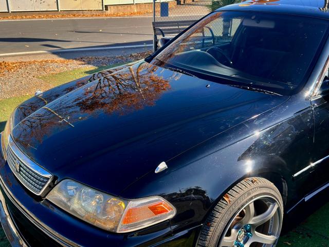 マークII ツアラーＶ　ブラックオールペン／純正５速ＭＴ／ハイフロータービン／Ｋ＆Ｎエアクリ／ＢＬＩＴＺラジエター／前置インタークーラ／ＡＰＥＸｉＦＣコマンダー・ブーストコントロールバルブ／車高調／ＲＡＹＳアルミ／外マフラー（19枚目）