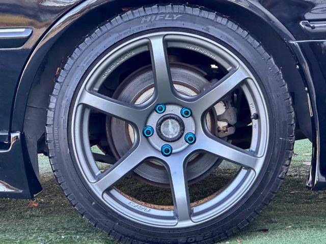 マークII ツアラーＶ　ブラックオールペン／純正５速ＭＴ／ハイフロータービン／Ｋ＆Ｎエアクリ／ＢＬＩＴＺラジエター／前置インタークーラ／ＡＰＥＸｉＦＣコマンダー・ブーストコントロールバルブ／車高調／ＲＡＹＳアルミ／外マフラー（22枚目）