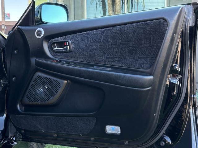 マークII ツアラーＶ　ブラックオールペン／純正５速ＭＴ／ハイフロータービン／Ｋ＆Ｎエアクリ／ＢＬＩＴＺラジエター／前置インタークーラ／ＡＰＥＸｉＦＣコマンダー・ブーストコントロールバルブ／車高調／ＲＡＹＳアルミ／外マフラー（29枚目）