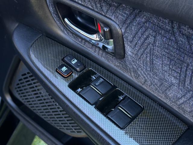 マークII ツアラーＶ　ブラックオールペン／純正５速ＭＴ／ハイフロータービン／Ｋ＆Ｎエアクリ／ＢＬＩＴＺラジエター／前置インタークーラ／ＡＰＥＸｉＦＣコマンダー・ブーストコントロールバルブ／車高調／ＲＡＹＳアルミ／外マフラー（30枚目）