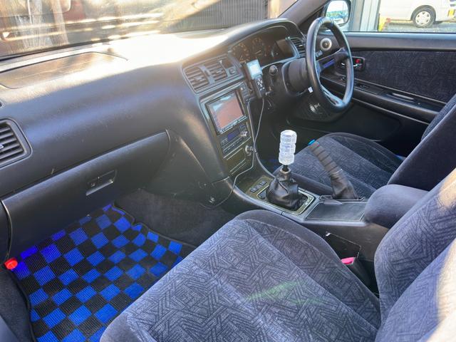 マークII ツアラーＶ　ブラックオールペン／純正５速ＭＴ／ハイフロータービン／Ｋ＆Ｎエアクリ／ＢＬＩＴＺラジエター／前置インタークーラ／ＡＰＥＸｉＦＣコマンダー・ブーストコントロールバルブ／車高調／ＲＡＹＳアルミ／外マフラー（40枚目）