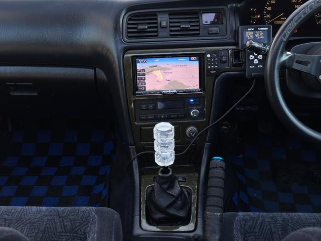 マークII ツアラーＶ　ブラックオールペン／純正５速ＭＴ／ハイフロータービン／Ｋ＆Ｎエアクリ／ＢＬＩＴＺラジエター／前置インタークーラ／ＡＰＥＸｉＦＣコマンダー・ブーストコントロールバルブ／車高調／ＲＡＹＳアルミ／外マフラー（43枚目）