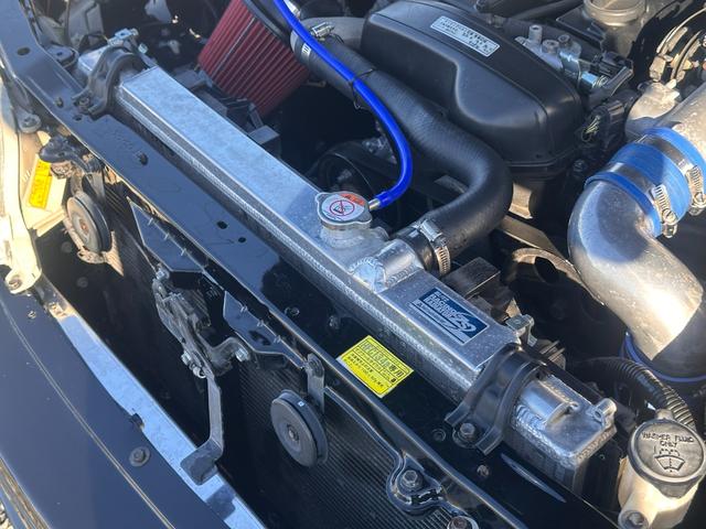 マークII ツアラーＶ　ブラックオールペン／純正５速ＭＴ／ハイフロータービン／Ｋ＆Ｎエアクリ／ＢＬＩＴＺラジエター／前置インタークーラ／ＡＰＥＸｉＦＣコマンダー・ブーストコントロールバルブ／車高調／ＲＡＹＳアルミ／外マフラー（68枚目）