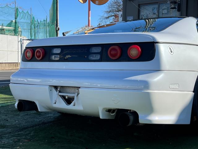 フェアレディZ バージョンS ツインターボ 5型後期モデル/VeilSideエアロ/AVSモデル5アルミホイール/純正5MT/柿本改2本出しマフラー/車高調/Tバールーフ/フェラーリ風テールランプ/タイミングベルト交換済み/(4枚目)