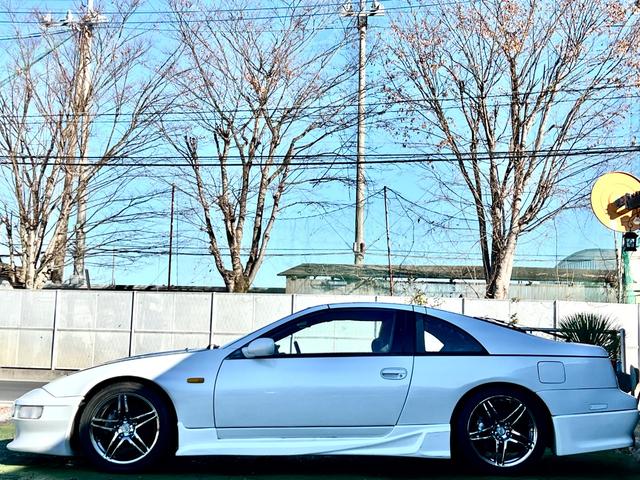 フェアレディZ バージョンS ツインターボ 5型後期モデル/VeilSideエアロ/AVSモデル5アルミホイール/純正5MT/柿本改2本出しマフラー/車高調/Tバールーフ/フェラーリ風テールランプ/タイミングベルト交換済み/(16枚目)