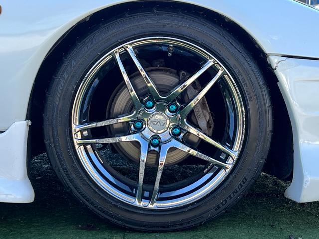 フェアレディZ バージョンS ツインターボ 5型後期モデル/VeilSideエアロ/AVSモデル5アルミホイール/純正5MT/柿本改2本出しマフラー/車高調/Tバールーフ/フェラーリ風テールランプ/タイミングベルト交換済み/(26枚目)