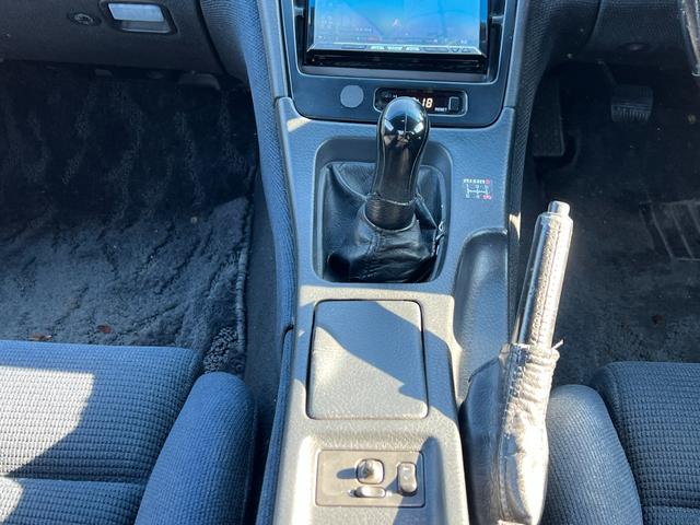 フェアレディZ バージョンS ツインターボ 5型後期モデル/VeilSideエアロ/AVSモデル5アルミホイール/純正5MT/柿本改2本出しマフラー/車高調/Tバールーフ/フェラーリ風テールランプ/タイミングベルト交換済み/(39枚目)