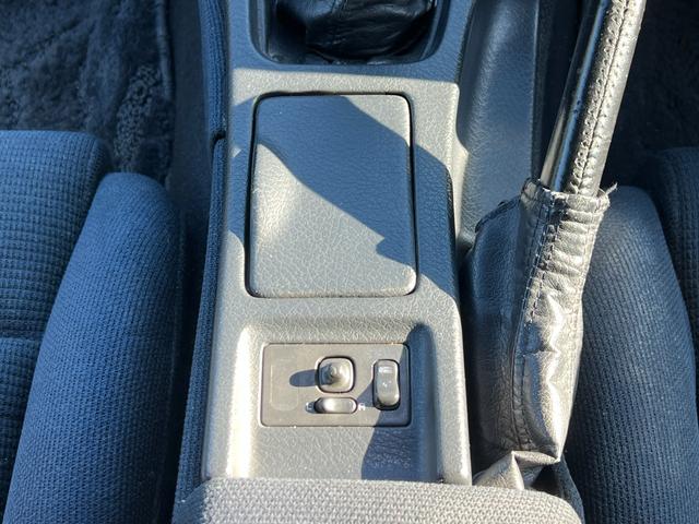 フェアレディZ バージョンS ツインターボ 5型後期モデル/VeilSideエアロ/AVSモデル5アルミホイール/純正5MT/柿本改2本出しマフラー/車高調/Tバールーフ/フェラーリ風テールランプ/タイミングベルト交換済み/(41枚目)