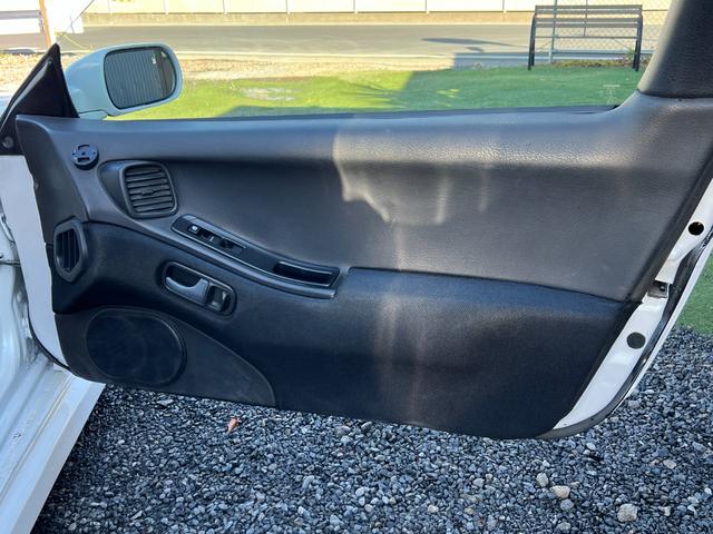 フェアレディZ バージョンS ツインターボ 5型後期モデル/VeilSideエアロ/AVSモデル5アルミホイール/純正5MT/柿本改2本出しマフラー/車高調/Tバールーフ/フェラーリ風テールランプ/タイミングベルト交換済み/(68枚目)