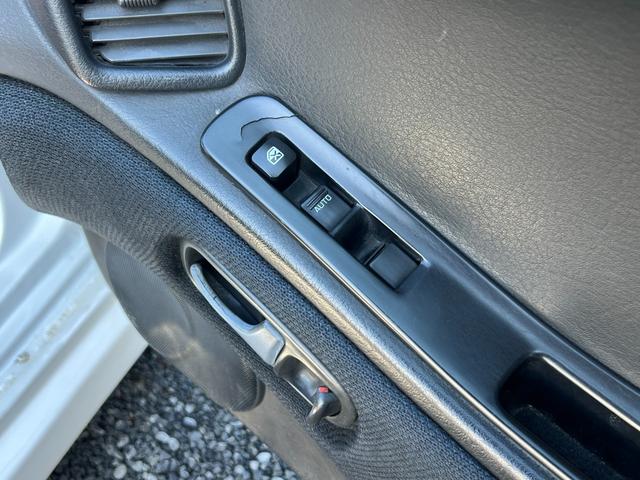 フェアレディZ バージョンS ツインターボ 5型後期モデル/VeilSideエアロ/AVSモデル5アルミホイール/純正5MT/柿本改2本出しマフラー/車高調/Tバールーフ/フェラーリ風テールランプ/タイミングベルト交換済み/(69枚目)