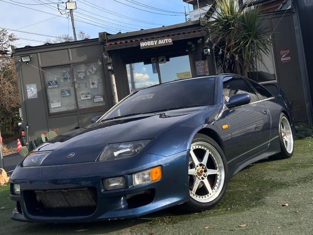 フェアレディＺ バージョンＳ　ツインターボ　Ｔバールーフ／ＨＫＳＥＶＣブースト／４点式シートベルト／マフラー温度計／ブースト圧計／ブローオフバルブ／マナレイスポーツＭＳ－６ハイパー１８インチＡＷ／トラストマフラー／トラストエアロパーツ／車高調（4枚目）