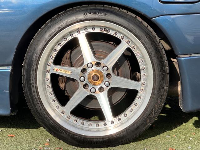 フェアレディＺ バージョンＳ　ツインターボ　Ｔバールーフ／ＨＫＳＥＶＣブースト／４点式シートベルト／マフラー温度計／ブースト圧計／ブローオフバルブ／マナレイスポーツＭＳ－６ハイパー１８インチＡＷ／トラストマフラー／トラストエアロパーツ／車高調（27枚目）