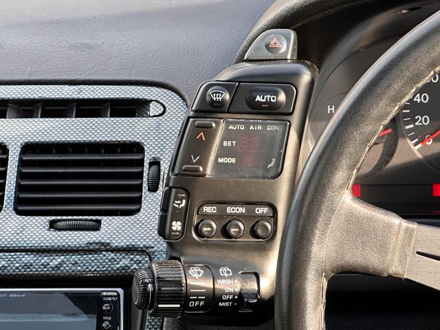 フェアレディＺ バージョンＳ　ツインターボ　Ｔバールーフ／ＨＫＳＥＶＣブースト／４点式シートベルト／マフラー温度計／ブースト圧計／ブローオフバルブ／マナレイスポーツＭＳ－６ハイパー１８インチＡＷ／トラストマフラー／トラストエアロパーツ／車高調（44枚目）