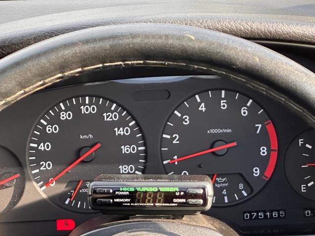 フェアレディＺ バージョンＳ　ツインターボ　Ｔバールーフ／ＨＫＳＥＶＣブースト／４点式シートベルト／マフラー温度計／ブースト圧計／ブローオフバルブ／マナレイスポーツＭＳ－６ハイパー１８インチＡＷ／トラストマフラー／トラストエアロパーツ／車高調（45枚目）