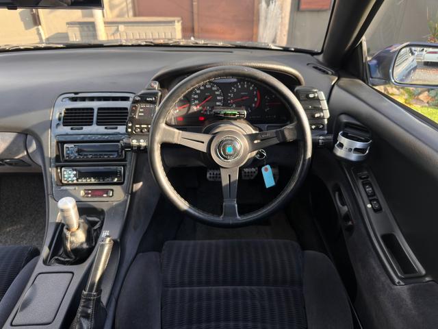 フェアレディＺ バージョンＳ　ツインターボ　Ｔバールーフ／ＨＫＳＥＶＣブースト／４点式シートベルト／マフラー温度計／ブースト圧計／ブローオフバルブ／マナレイスポーツＭＳ－６ハイパー１８インチＡＷ／トラストマフラー／トラストエアロパーツ／車高調（52枚目）