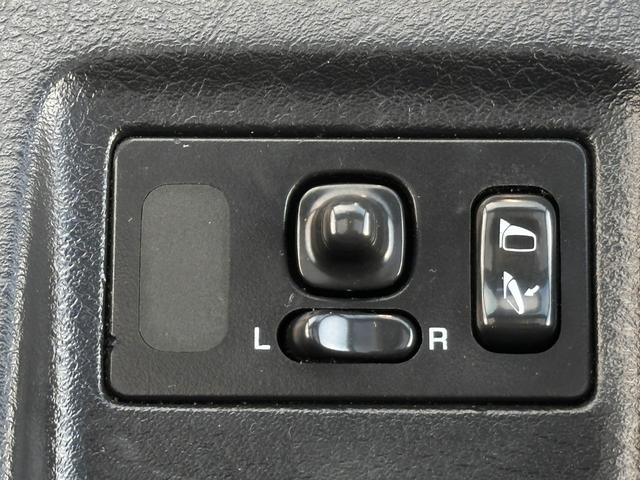 フェアレディＺ バージョンＳ　ツインターボ　Ｔバールーフ／ＨＫＳＥＶＣブースト／４点式シートベルト／マフラー温度計／ブースト圧計／ブローオフバルブ／マナレイスポーツＭＳ－６ハイパー１８インチＡＷ／トラストマフラー／トラストエアロパーツ／車高調（55枚目）