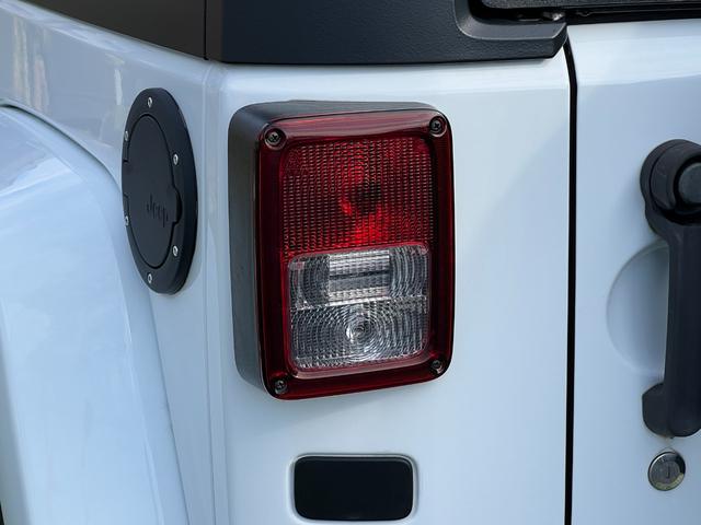 ジープ・ラングラーアンリミテッド スポーツ　切り替え式４ＷＤ／カロッツェリアナビゲーション／Ｂｌｕｅｔｏｏｔｈ／地デジＴＶ／バックカメラ／キーレス／クルーズコントロール／ルーフオープン可能／ボディ同色フェンダー（22枚目）