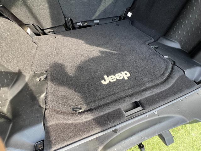 ジープ・ラングラーアンリミテッド スポーツ　切り替え式４ＷＤ／カロッツェリアナビゲーション／Ｂｌｕｅｔｏｏｔｈ／地デジＴＶ／バックカメラ／キーレス／クルーズコントロール／ルーフオープン可能／ボディ同色フェンダー（33枚目）