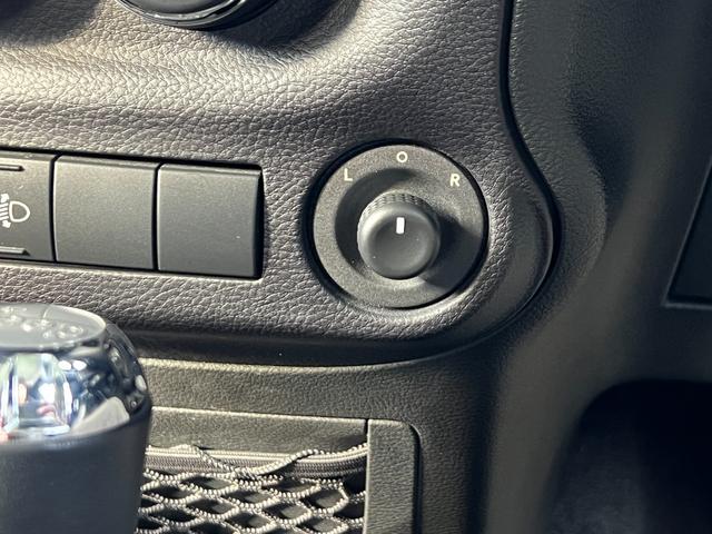 ジープ・ラングラーアンリミテッド スポーツ　切り替え式４ＷＤ／カロッツェリアナビゲーション／Ｂｌｕｅｔｏｏｔｈ／地デジＴＶ／バックカメラ／キーレス／クルーズコントロール／ルーフオープン可能／ボディ同色フェンダー（57枚目）