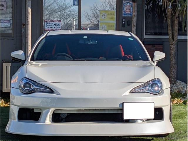 ８６ ＧＴ　後期最終型／純正６速ＭＴ／ＢＬＩＴＺマフラー／ＢＬＩＴＺ車高調／ＢＬＩＴＺエアクリーナー／ＭＯＭＯステアリング／ＮＲＧクイックリリース／ＷＯＲＫＥＭＯＴＩＯＮ１８インチＡＷ／社外Ｆエアロ／ナビ／ＢＴ／（6枚目）