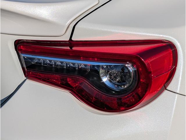 ８６ ＧＴ　後期最終型／純正６速ＭＴ／ＢＬＩＴＺマフラー／ＢＬＩＴＺ車高調／ＢＬＩＴＺエアクリーナー／ＭＯＭＯステアリング／ＮＲＧクイックリリース／ＷＯＲＫＥＭＯＴＩＯＮ１８インチＡＷ／社外Ｆエアロ／ナビ／ＢＴ／（23枚目）