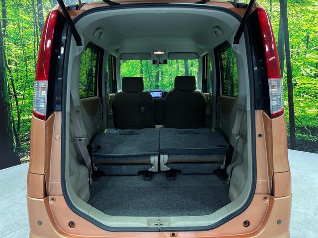 後席を格納すると、これだけの広さが！シーンに合わせたシートアレンジで、大きな荷物も積むことが出来ます♪