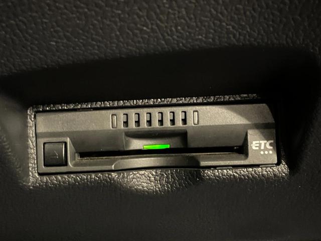 プリウス Ｓツーリングセレクション・ブラックエディション　純正８型ディスプレイオーディオ　レザー調シート　シートヒーター　ＡＣ１００Ｖ　バックカメラ　トヨタセーフティセンス　レーダークルーズ　禁煙車　　ドラレコ　コーナーセンサー（8枚目）