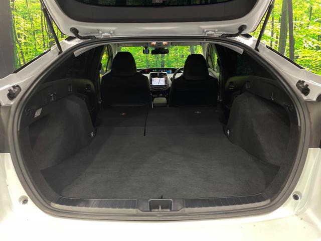 プリウス Ｓツーリングセレクション・ブラックエディション　純正８型ディスプレイオーディオ　レザー調シート　シートヒーター　ＡＣ１００Ｖ　バックカメラ　トヨタセーフティセンス　レーダークルーズ　禁煙車　　ドラレコ　コーナーセンサー（13枚目）