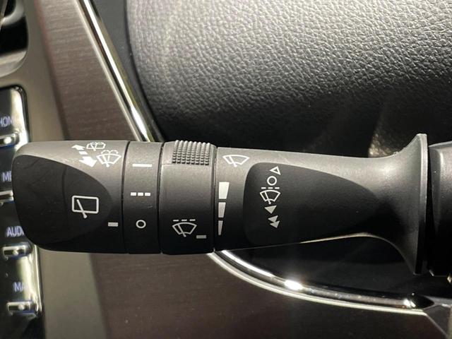 プリウス Ｓツーリングセレクション・ブラックエディション　純正８型ディスプレイオーディオ　レザー調シート　シートヒーター　ＡＣ１００Ｖ　バックカメラ　トヨタセーフティセンス　レーダークルーズ　禁煙車　　ドラレコ　コーナーセンサー（40枚目）