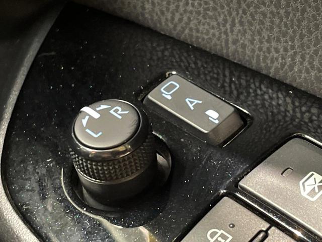 プリウス Ｓツーリングセレクション・ブラックエディション　純正８型ディスプレイオーディオ　レザー調シート　シートヒーター　ＡＣ１００Ｖ　バックカメラ　トヨタセーフティセンス　レーダークルーズ　禁煙車　　ドラレコ　コーナーセンサー（41枚目）