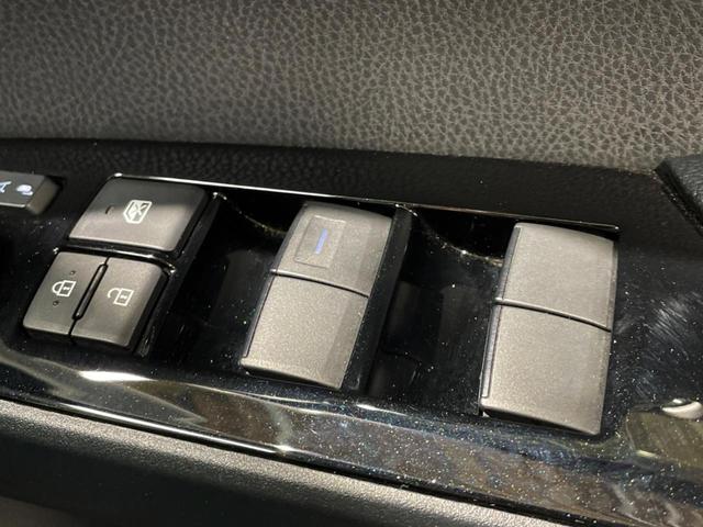 プリウス Ｓツーリングセレクション・ブラックエディション　純正８型ディスプレイオーディオ　レザー調シート　シートヒーター　ＡＣ１００Ｖ　バックカメラ　トヨタセーフティセンス　レーダークルーズ　禁煙車　　ドラレコ　コーナーセンサー（42枚目）