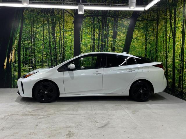 プリウス Ｓツーリングセレクション・ブラックエディション　純正８型ディスプレイオーディオ　レザー調シート　シートヒーター　ＡＣ１００Ｖ　バックカメラ　トヨタセーフティセンス　レーダークルーズ　禁煙車　　ドラレコ　コーナーセンサー（48枚目）