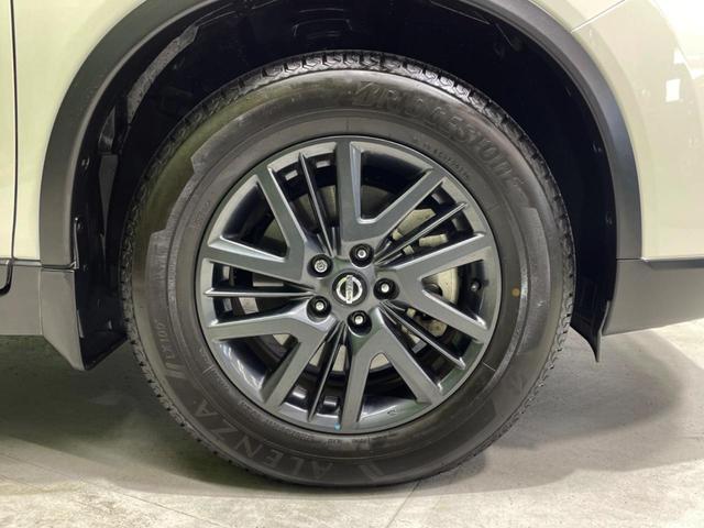 エクストレイル ２０Ｘ　ＨＶブラクＸトリマＸエマジェンシーブレーキＰ　４ＷＤ　電動リアゲート　ルーフレール　全周囲カメラ　エマージェンシーブレーキ　合皮レザーシート　純正ＳＤナビ　ＥＴＣ　クルコン　禁煙車　コーナーセンサー　スマートキー　ＬＥＤヘッド（54枚目）