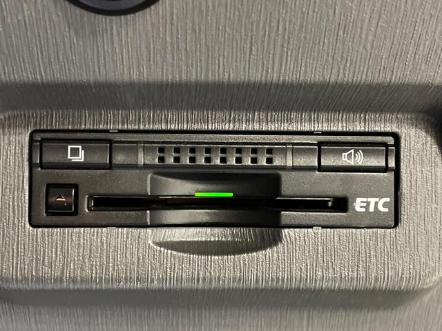 プリウスアルファ Ｓツーリングセレクション　純正ＳＤナビ　バックカメラ　禁煙車　ＬＥＤヘッド　ＥＴＣ　純正１７インチアルミ　Ｂｌｕｅｔｏｏｔｈ　フルセグ　コーナーガード前後（5枚目）