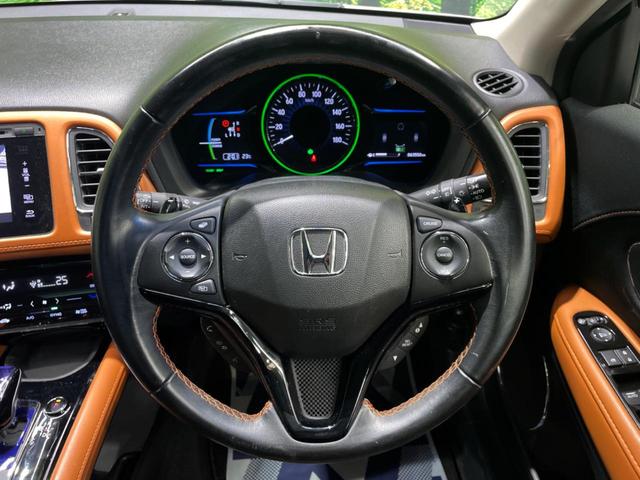 【純正革巻きステアリング】上質な革を使用することで、手にしっかり馴染みとても運転しやすいハンドルです♪