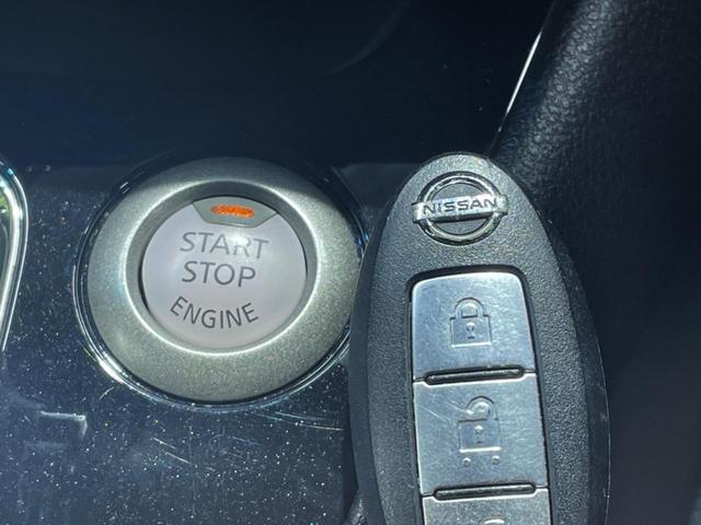 【インテリジェントキー】カバンやポケットに入れたままでもドアの施錠・解錠が可能なスマートキーを装備。エンジンのオン・オフ時もカギを取り出す必要が無いからとっても便利です♪