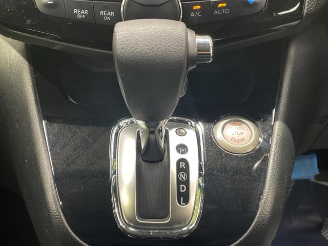 インパネシフトならハンドルからの移動距離が短く操作もスムーズ！また、足元が広くなりすっきりしますので、大柄な方でも快適にお過ごしいただけます。